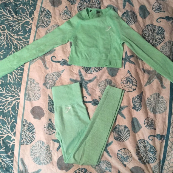 XS GymShark vital bright green set - Picture 8 of 8